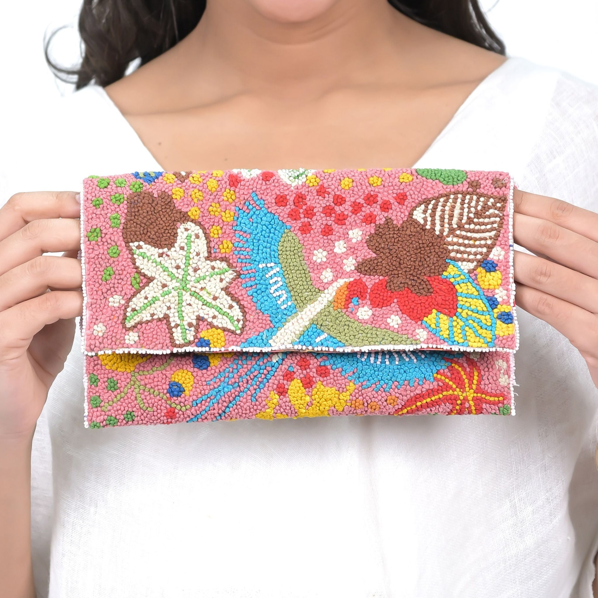AMAZON FOREST EMBROIDERED CLUTCH - PINK